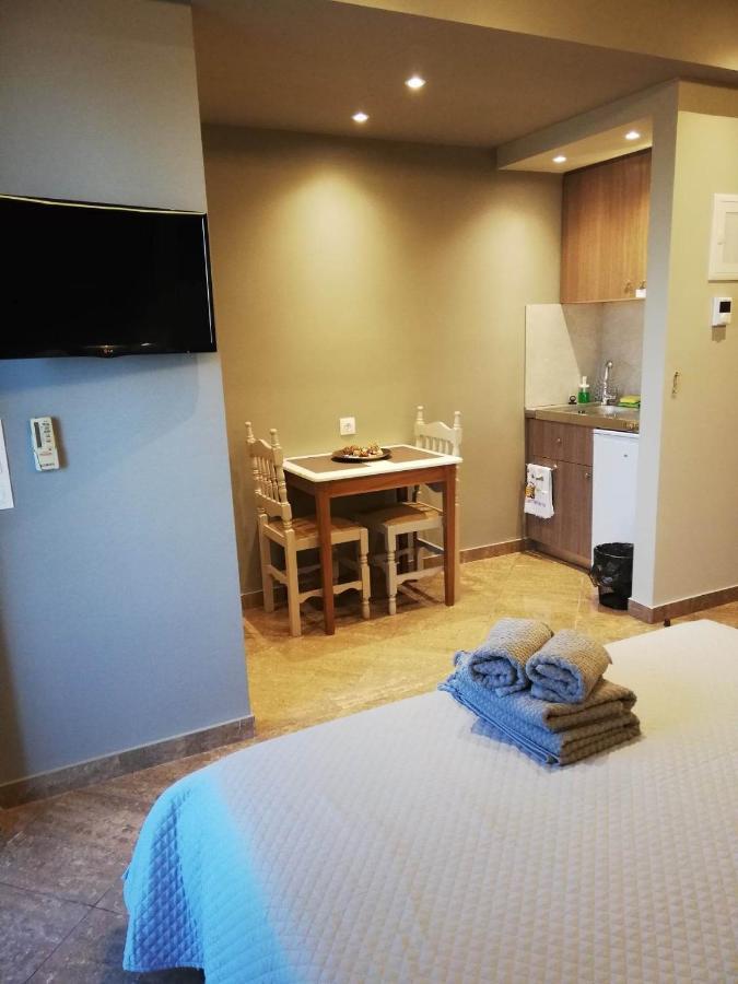 Maltezos Rooms Méthana エクステリア 写真