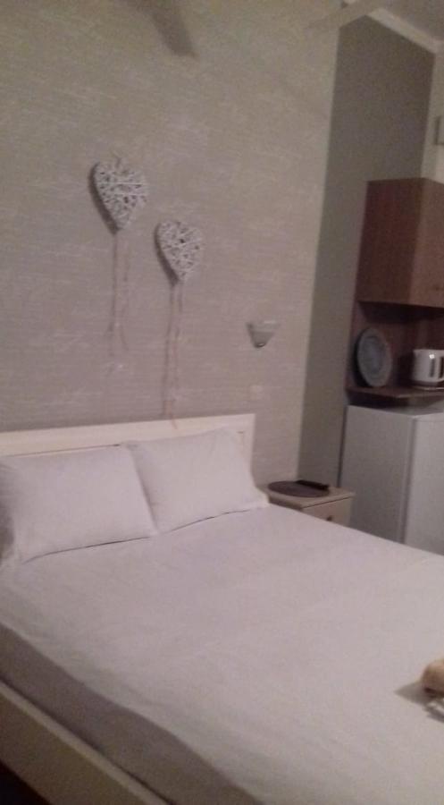 Maltezos Rooms Méthana エクステリア 写真